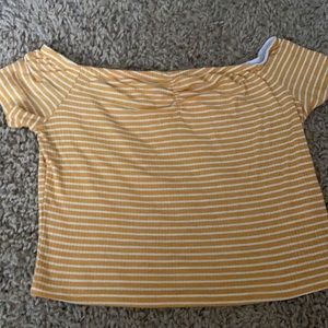 Hollister,size M,off the shoulder